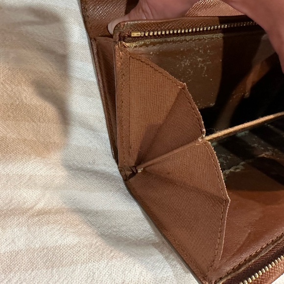 Louis Vuitton wallet - Picture 4 of 16